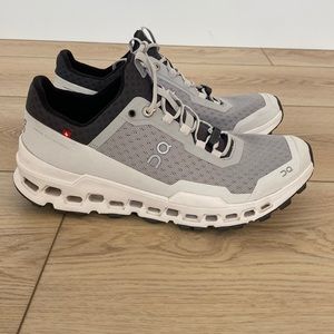 On Cloudultra in Glacier size 9 - worn once for 30 mins!